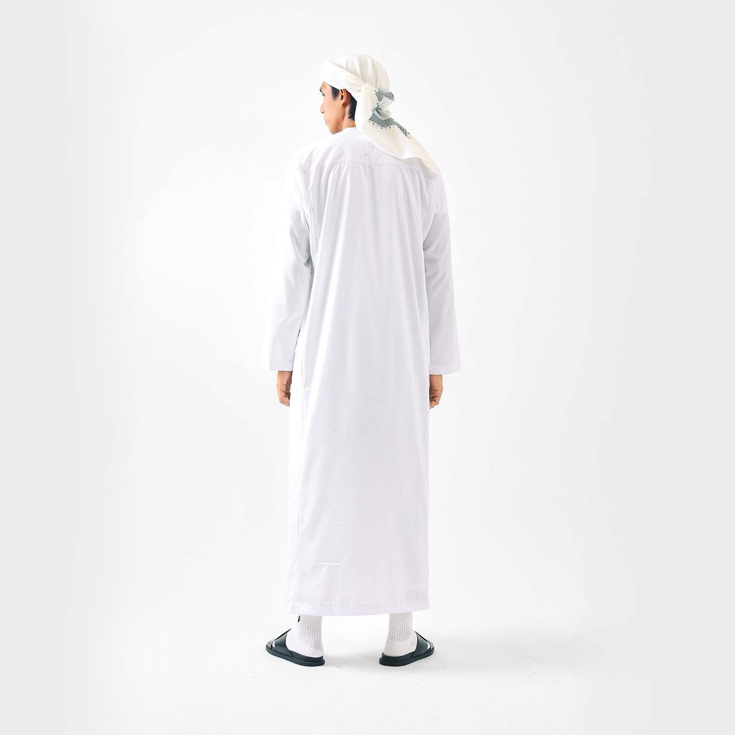 1500 x 1500 White Roughneck_6722