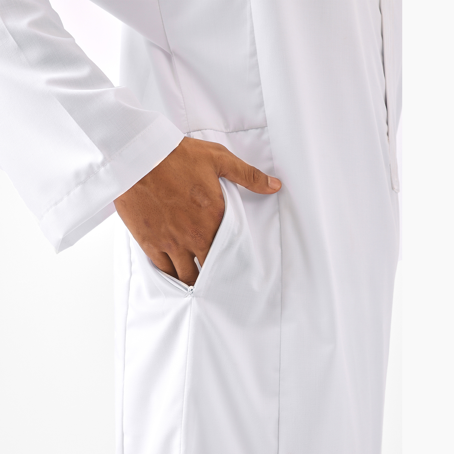 1500 x 1500 White Roughneck_6736