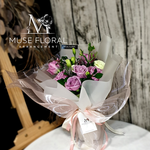 Muse Floral 6 Roses Bouquet.png