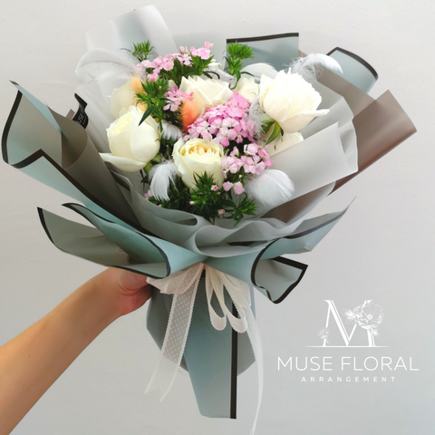 Muse Floral White Rose Bouquet.png