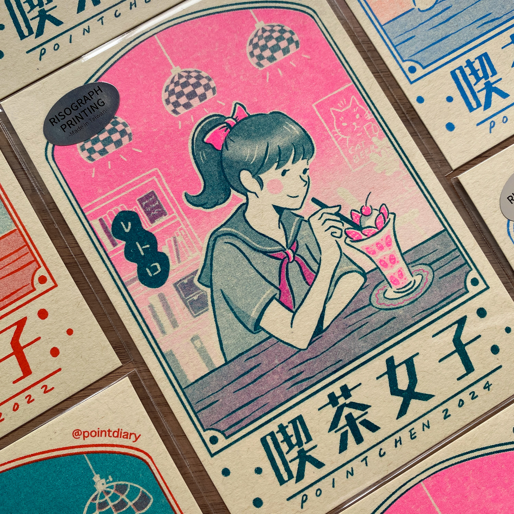 卡片_Riso 明信片－喫茶女子 (馬尾 濃綠粉)