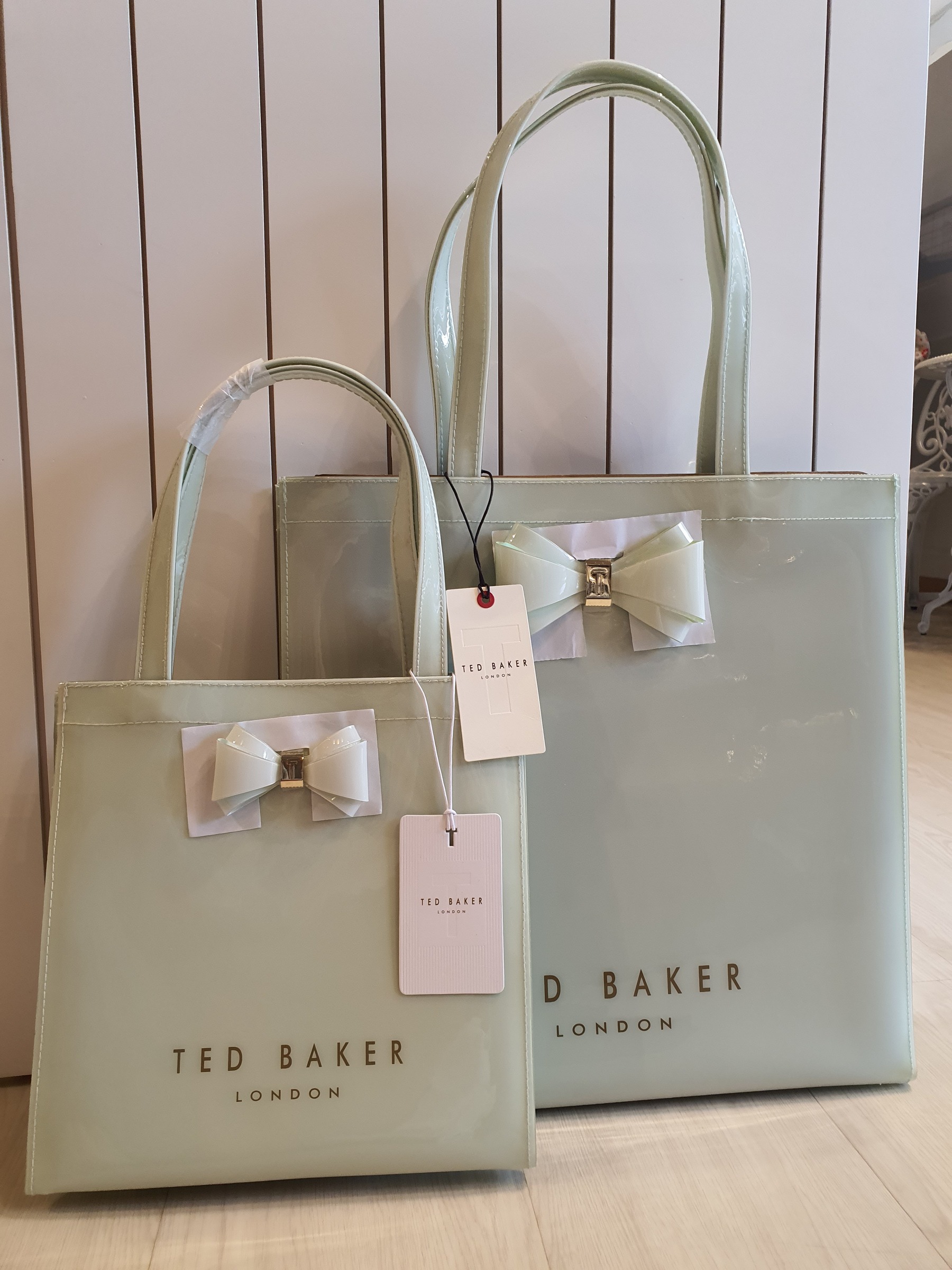 Ted Baker London Plain Bow Small Icon Bag Green – My Lovely Cupboard Shop