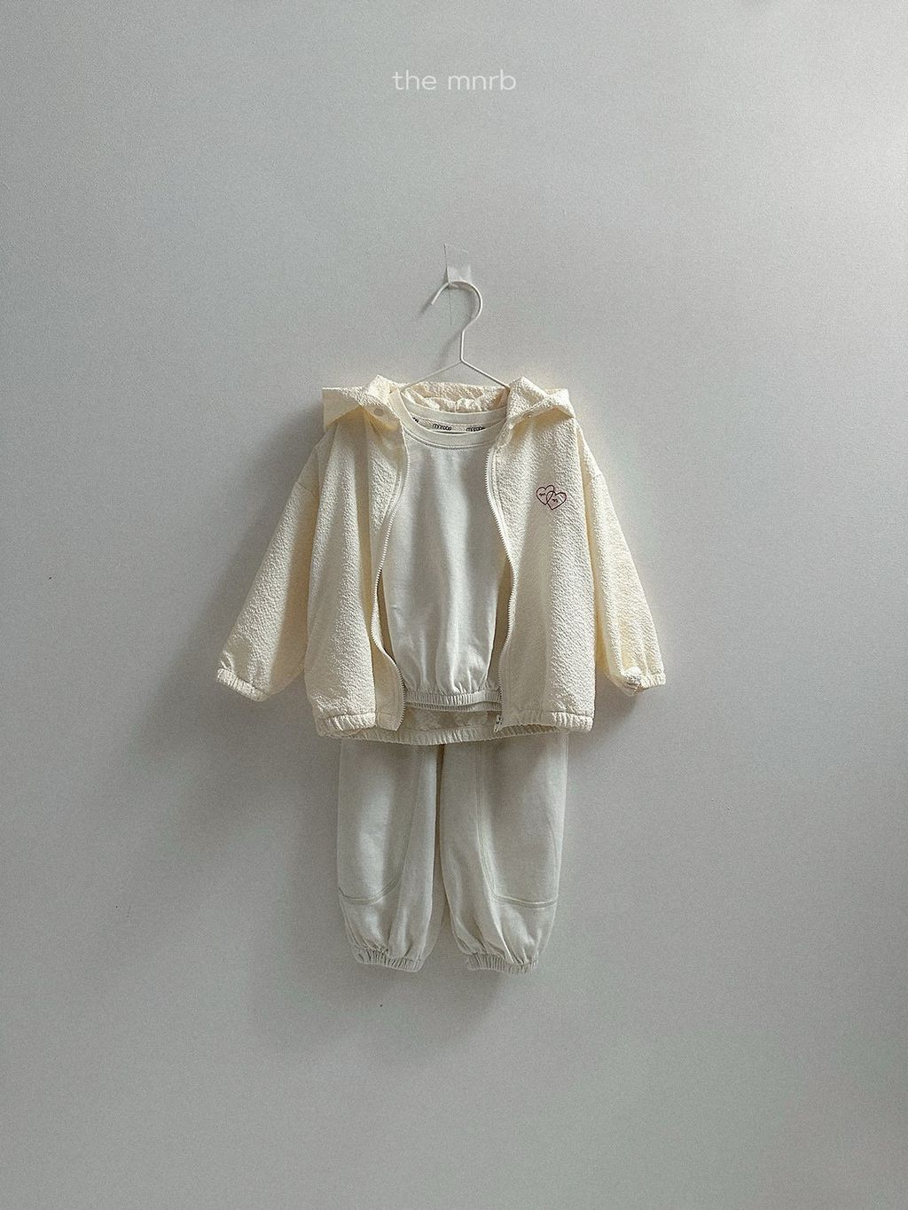 LINE_ALBUM_minirobe_260428_16