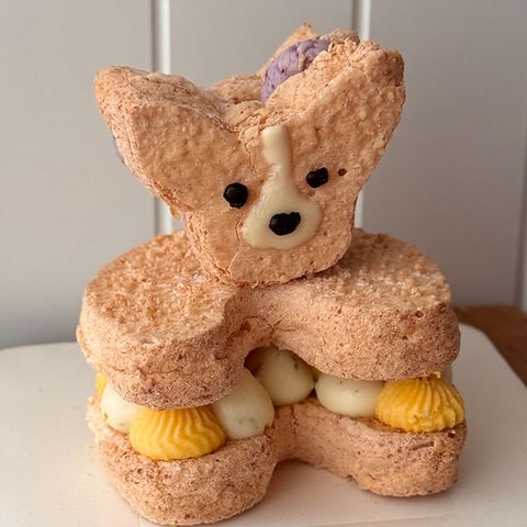 8969