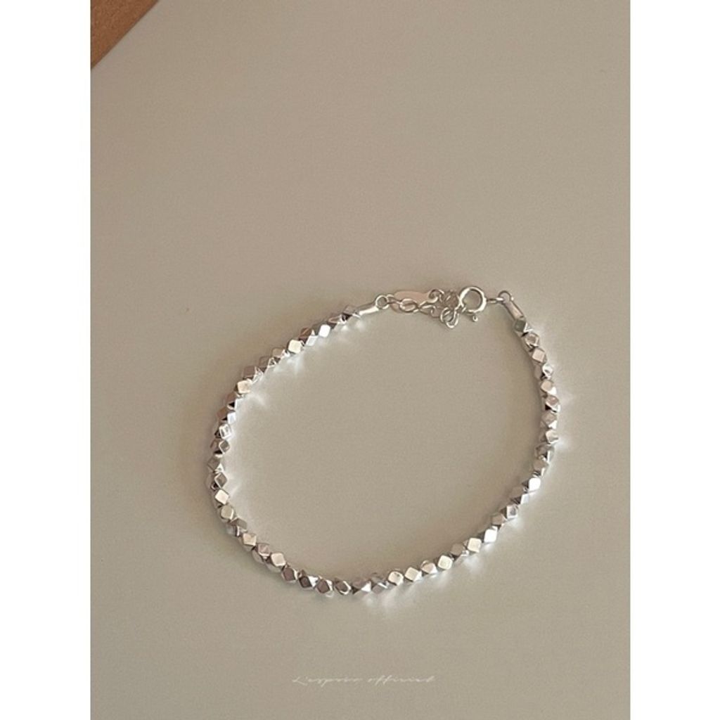 05549ca54aa72b8322e4b8427a77e703