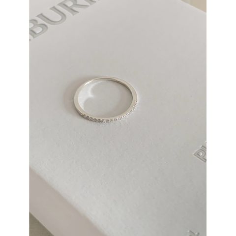 tw-11134207-7rasc-m0ez0w1blp7r64