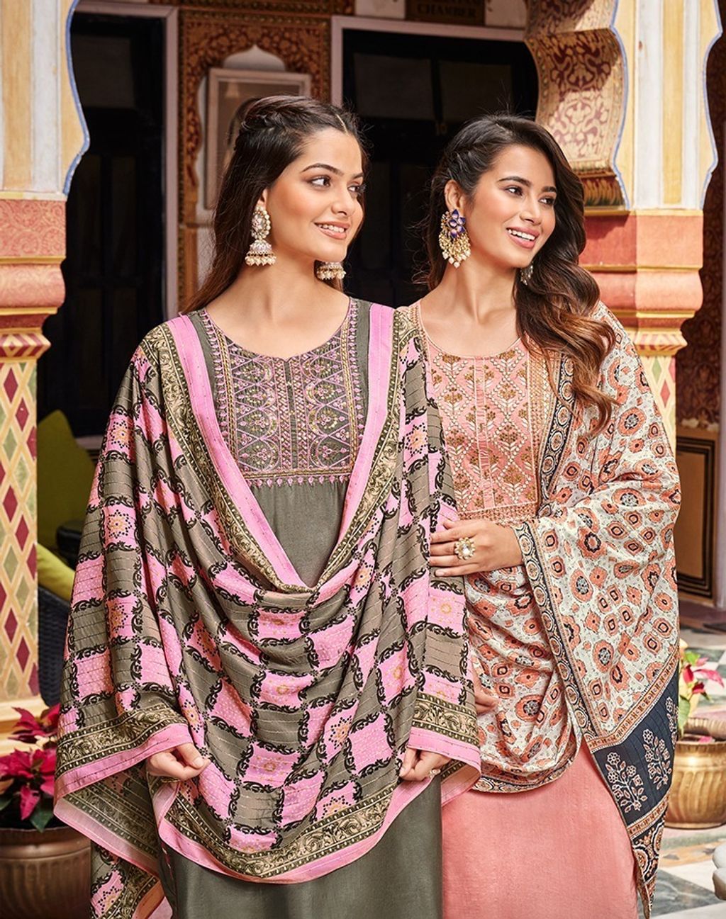 kurti-wholesaler-surat-f0f93855008e82324eeb9de912c28b92