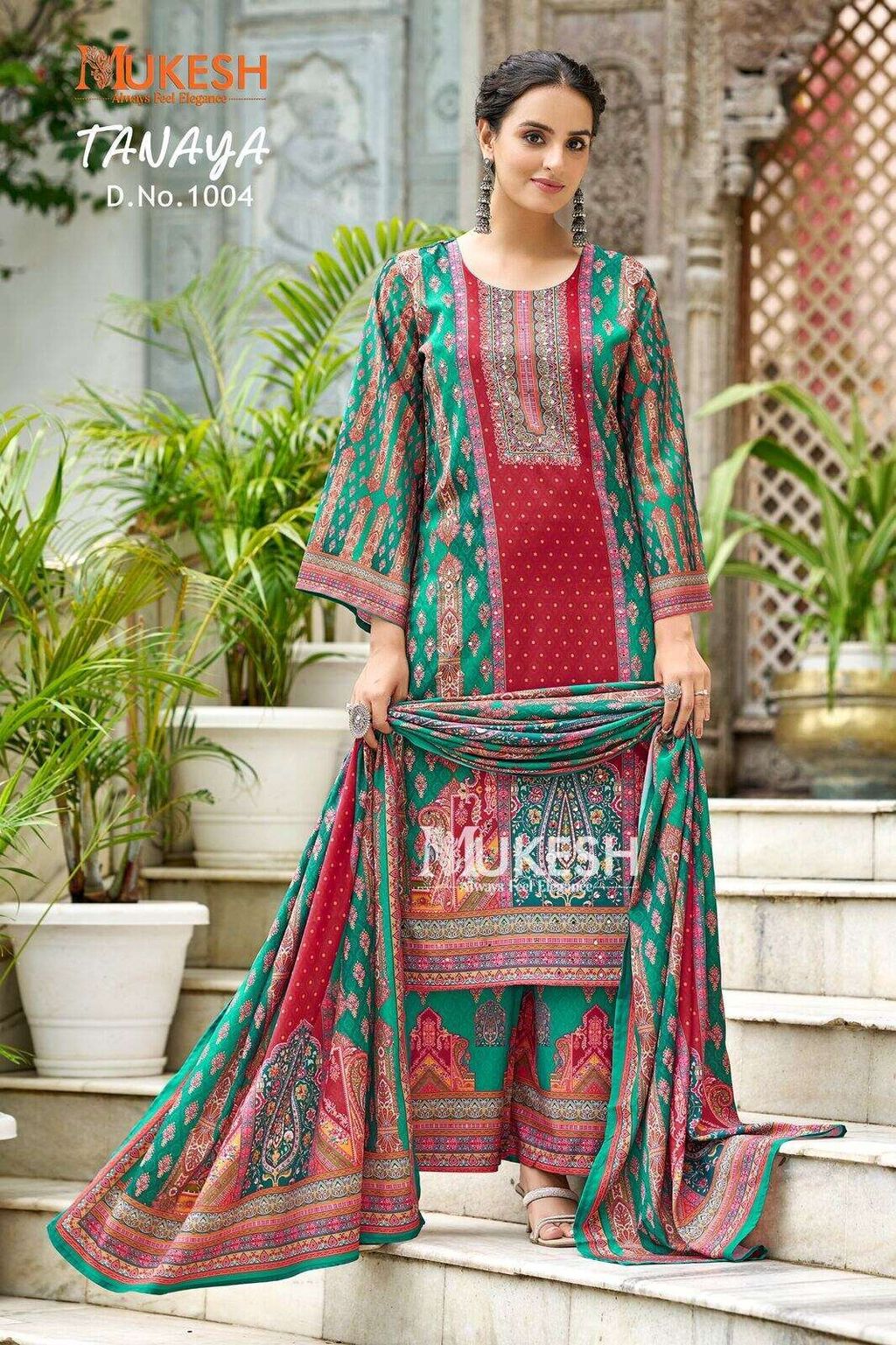 tanaya-by-mukesh-in-pure-crape-silk-digital-print-with-full-micro-inner-5-2025-08-26_17_24_11