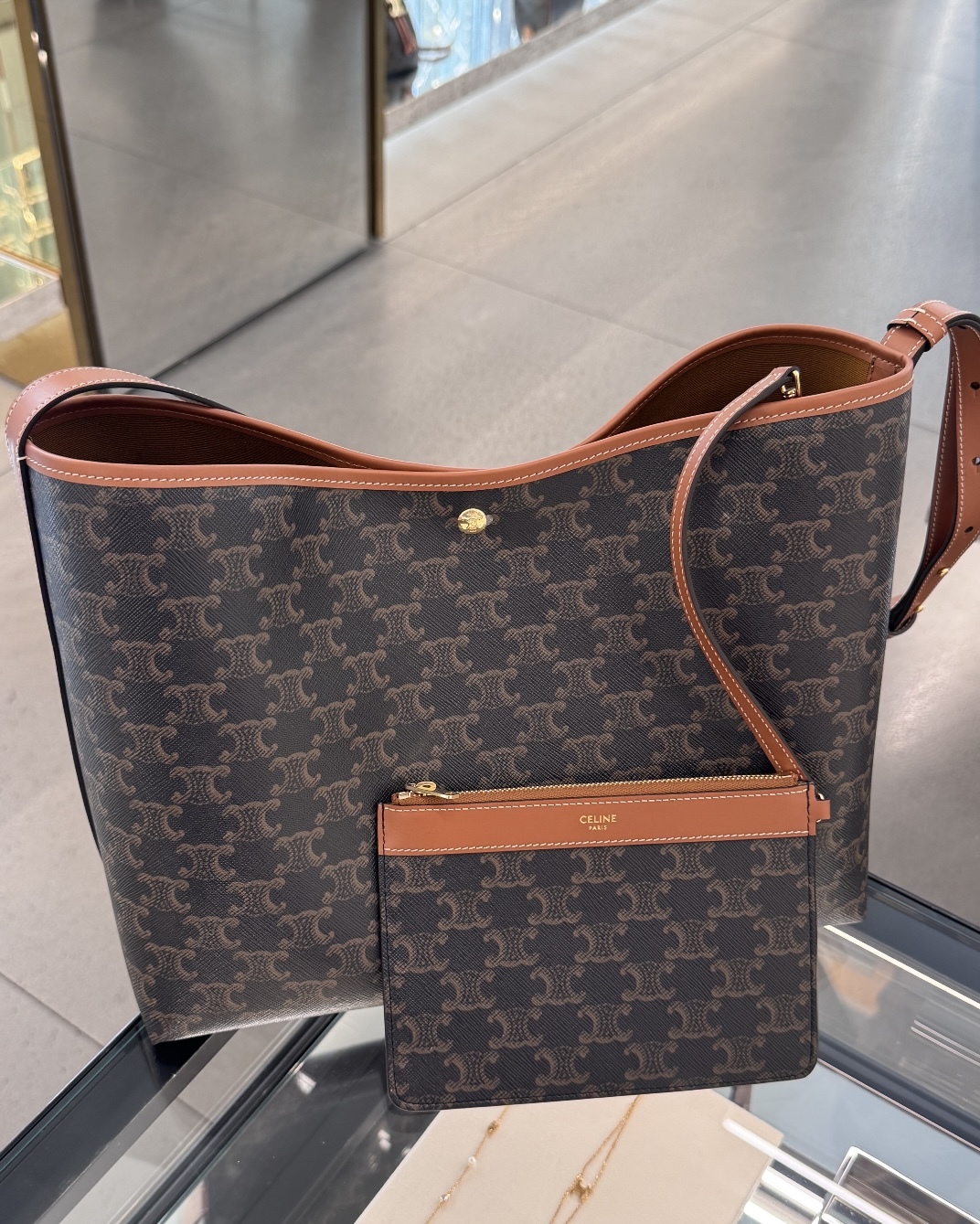 CELINE SOFT SHOPPER – Una Japan 日本代購