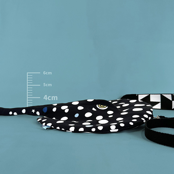 黑白魟造型肩背包