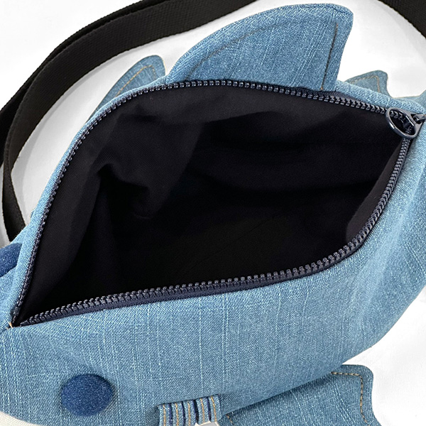 長尾鯊造型肩背包