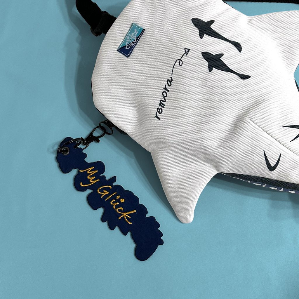 雙髻鯊造型吊牌