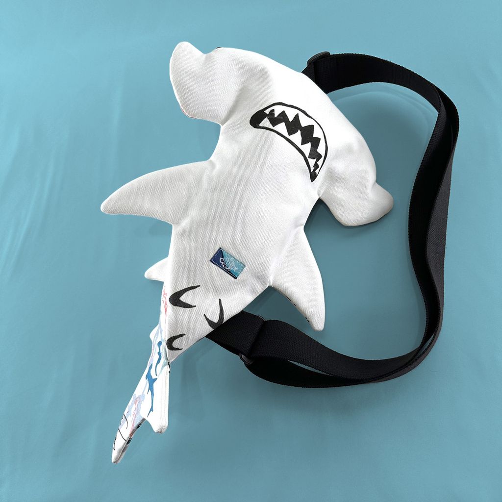 雙髻鯊造型肩背包