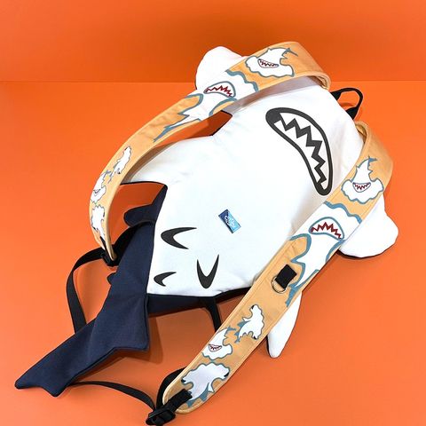 雙髻鯊造型肩背包