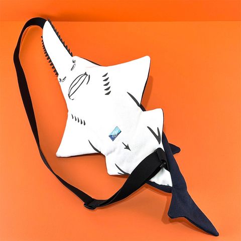 鋸鰩造型肩背包