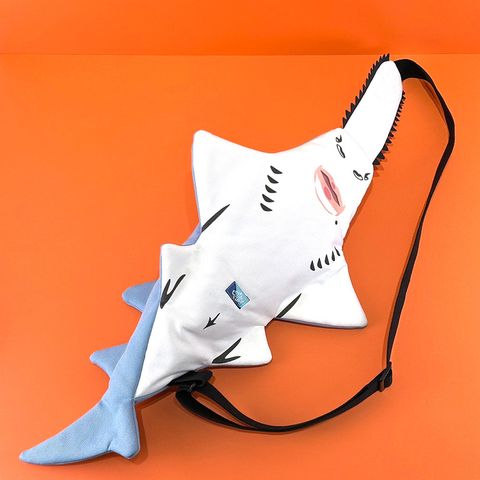 鋸鰩造型肩背包