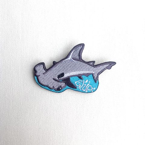 雙髻鯊造型別針