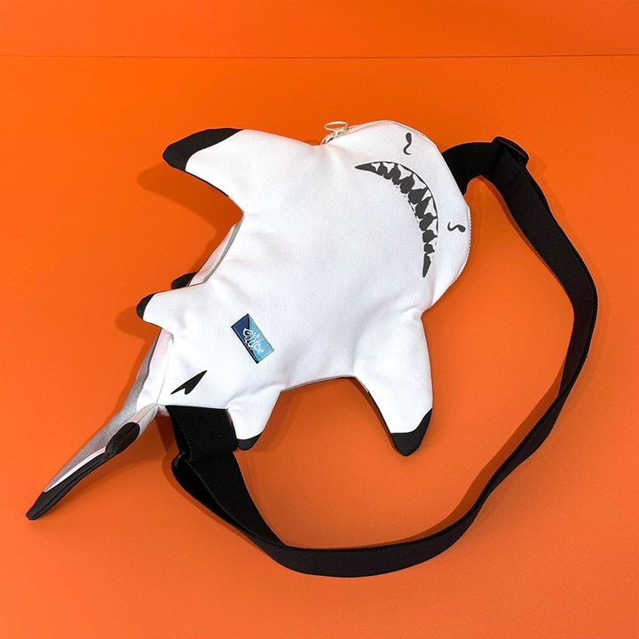 烏翅真鯊造型肩背包