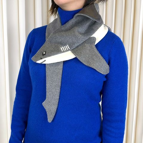 長尾鯊造型圍巾