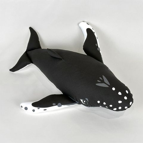 大翅鯨造型抱枕