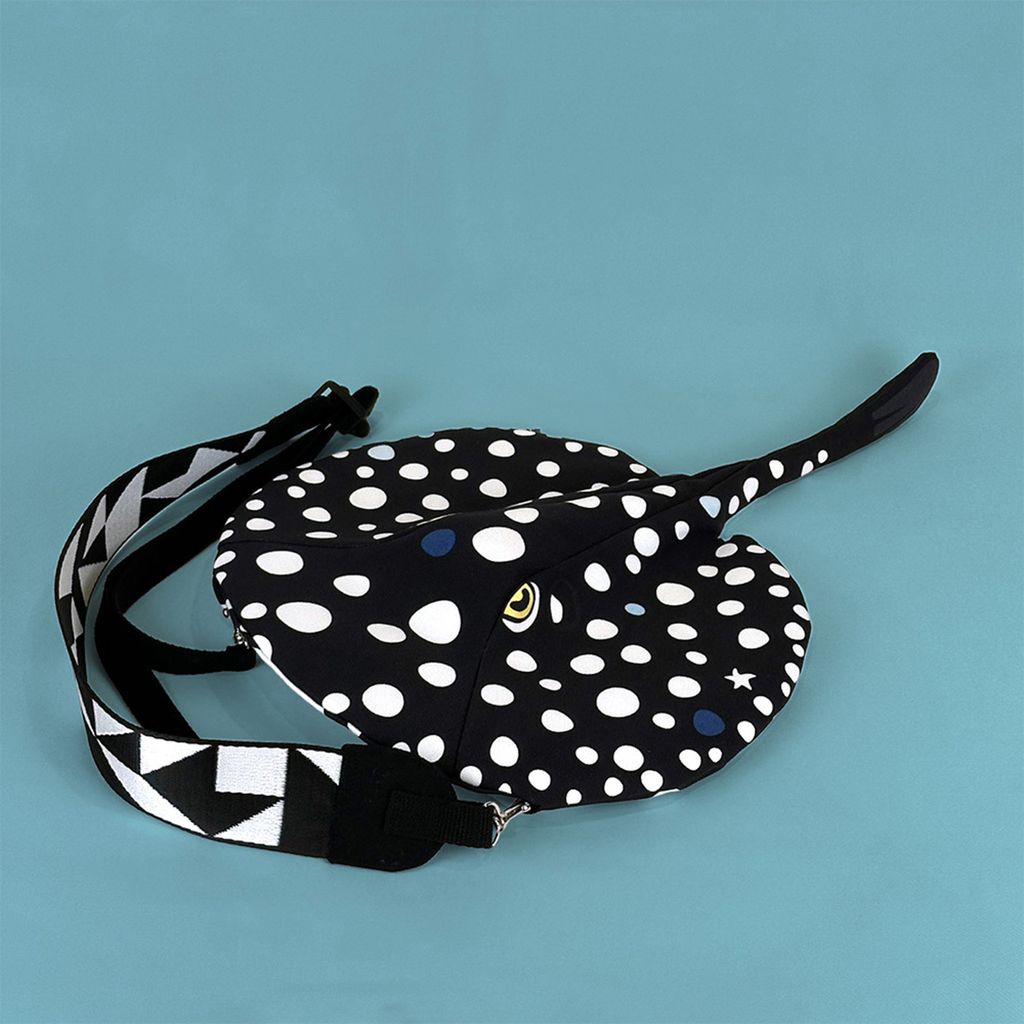 黑白魟造型肩背包