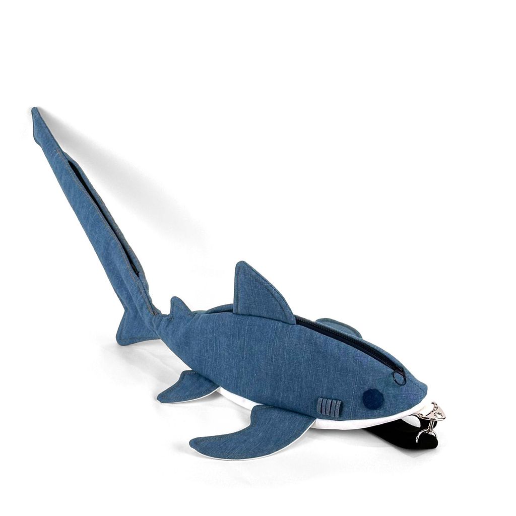 長尾鯊造型肩背包