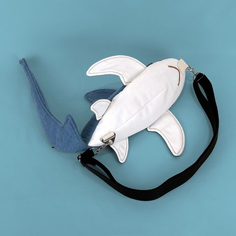 長尾鯊造型肩背包