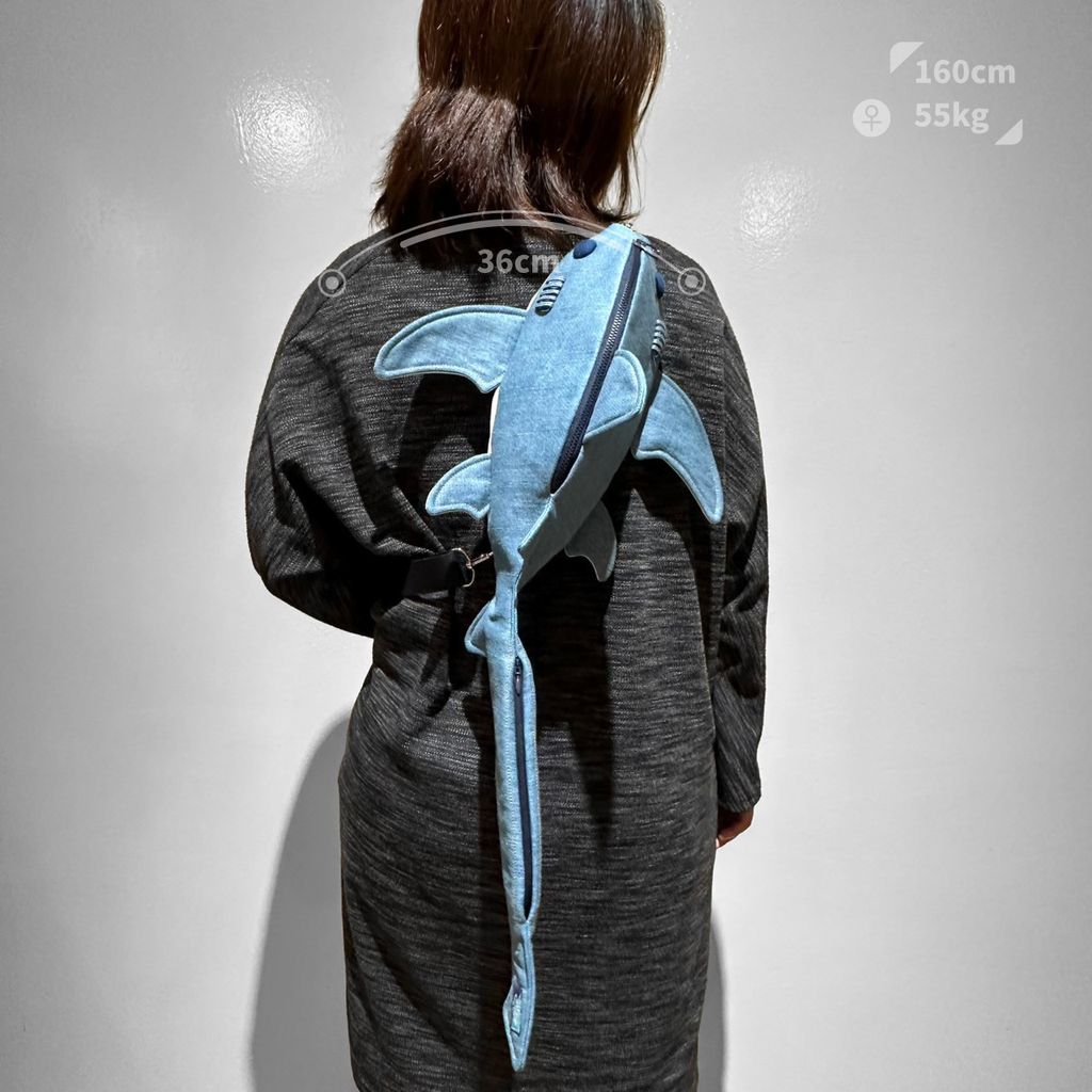 長尾鯊造型肩背包