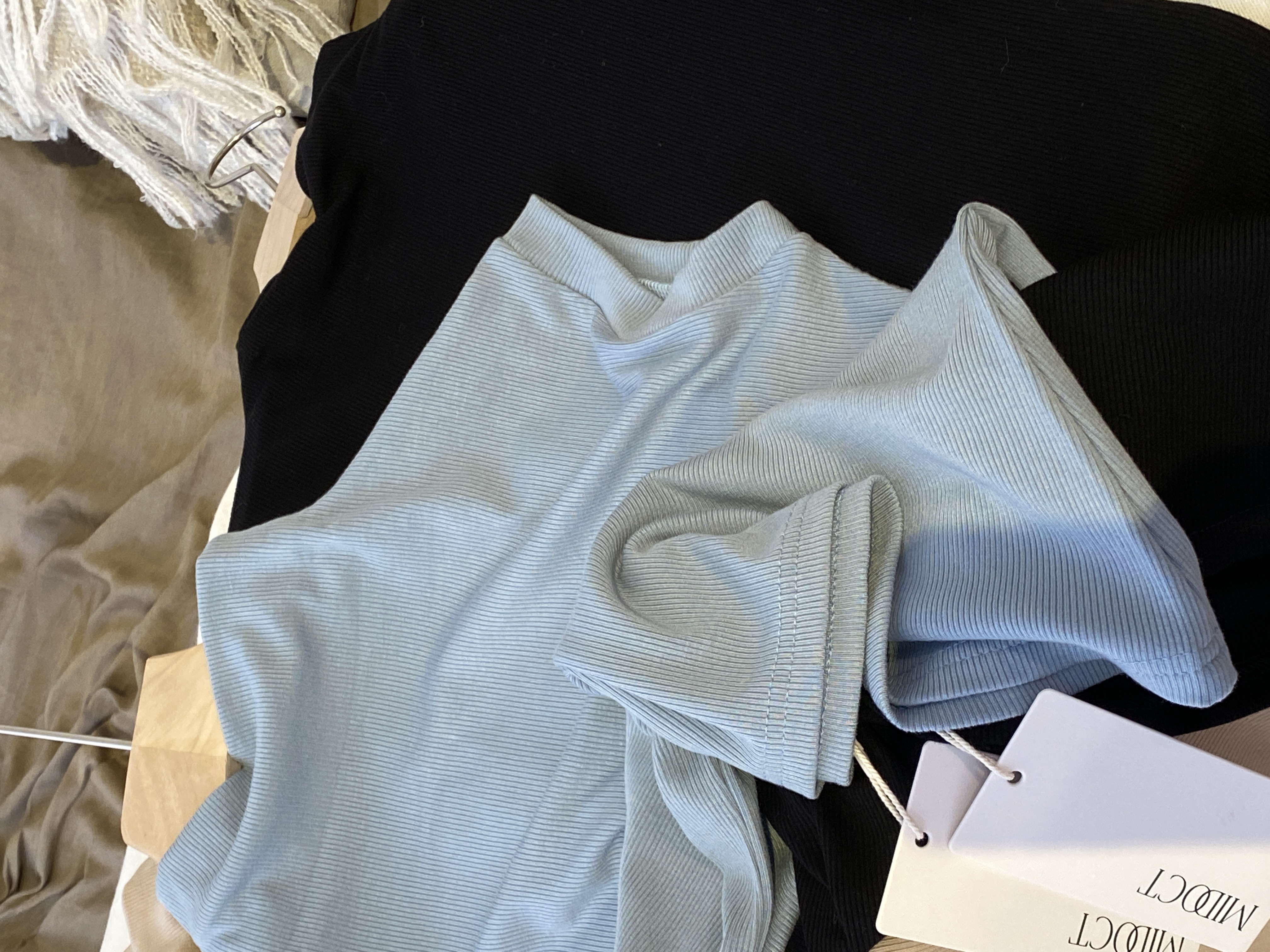 1069F30B-3E91-4C30-9975-CCE49437AE2A