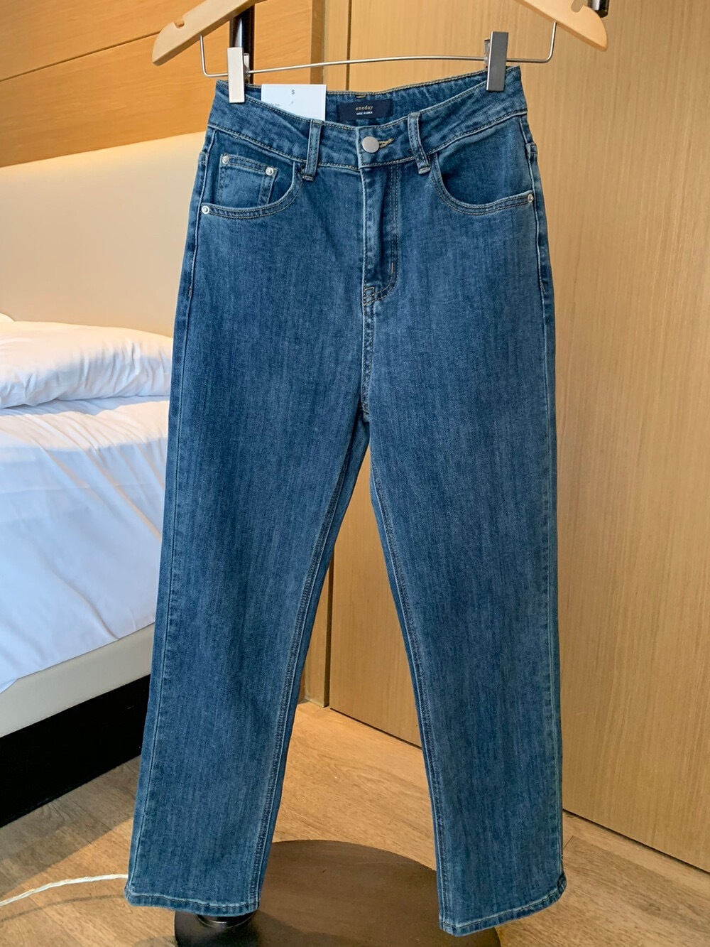 E3B72058-0D5C-43B7-B2A5-590923DCF0F9