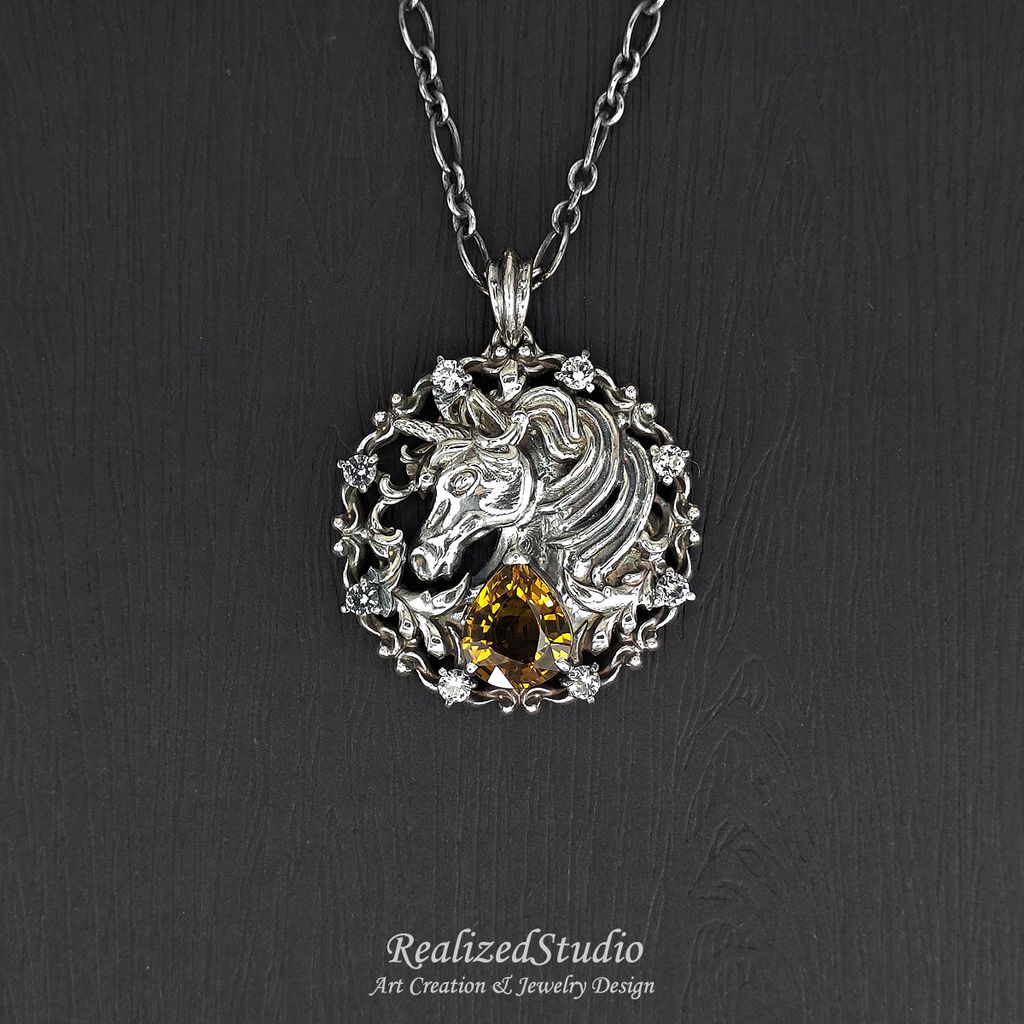 P26105n101 unicorn horse talisman 28mm Tourmaline golden yellow rzsk 001