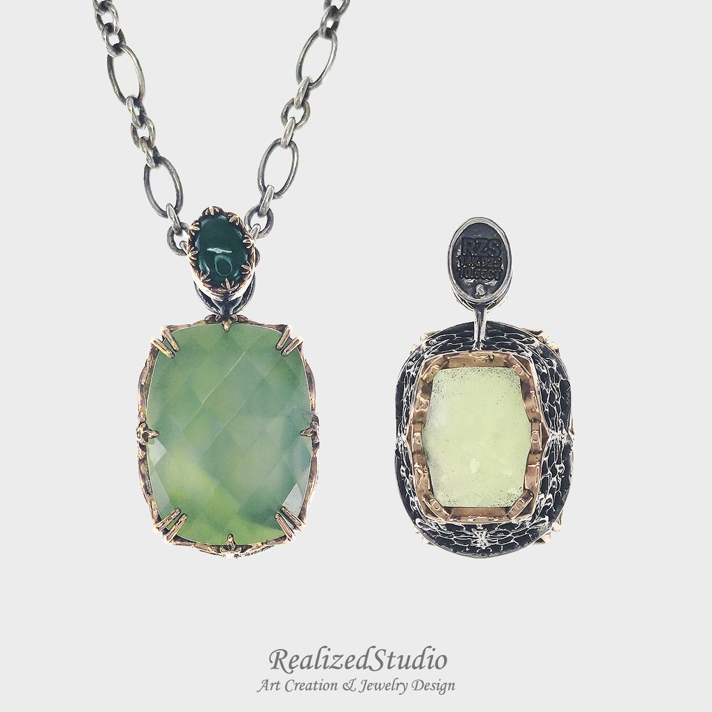 P23W09n300 Tulle royal chess cut prehnite pendant 011-2