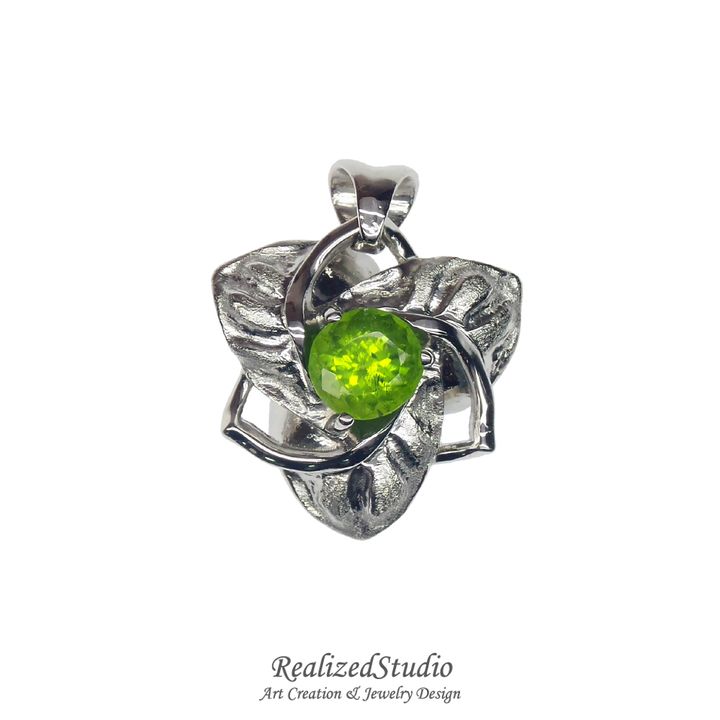 P13701-06 2.8ct green peridot 001