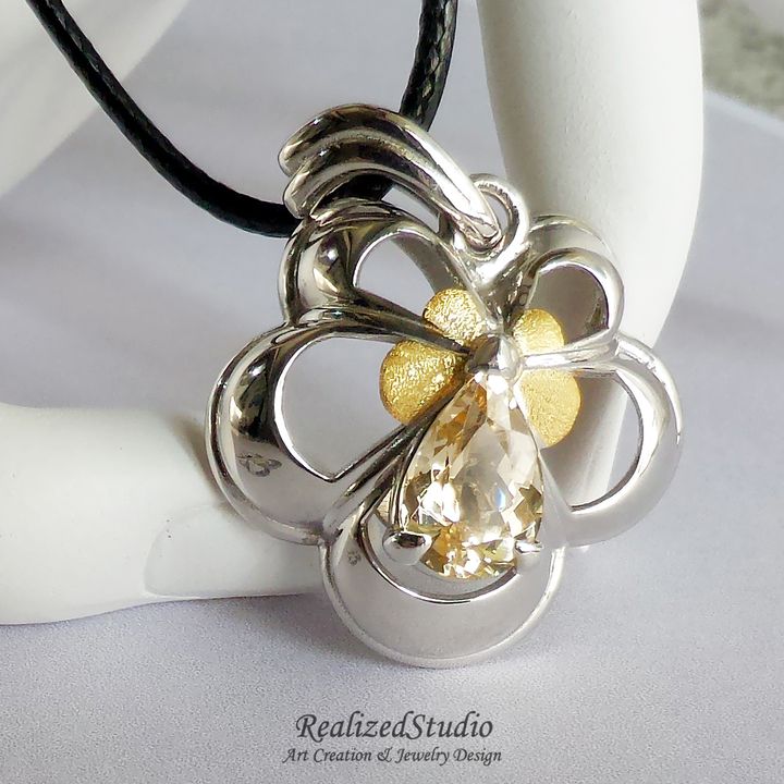 P17410 Golden Leaf Pendant 003