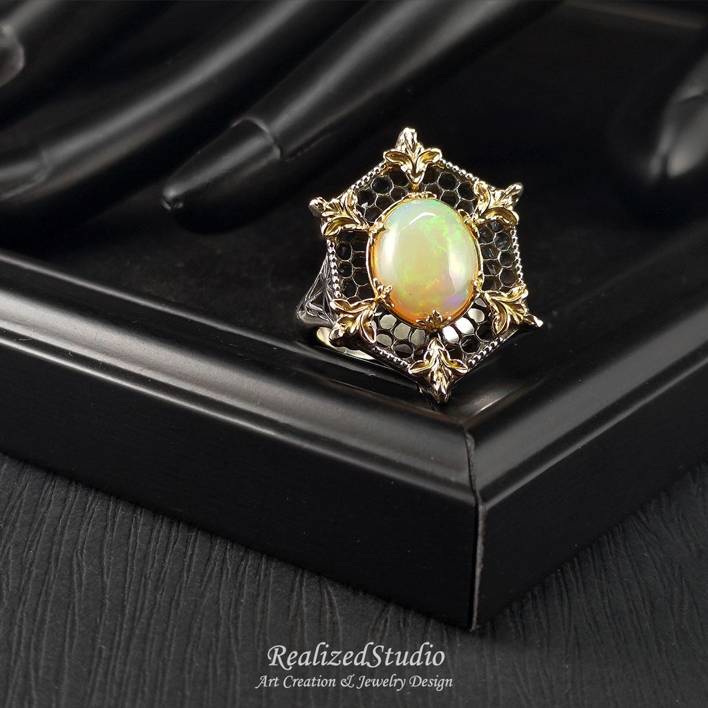 R23Q02 013 opal signet ring tulle snowflake design