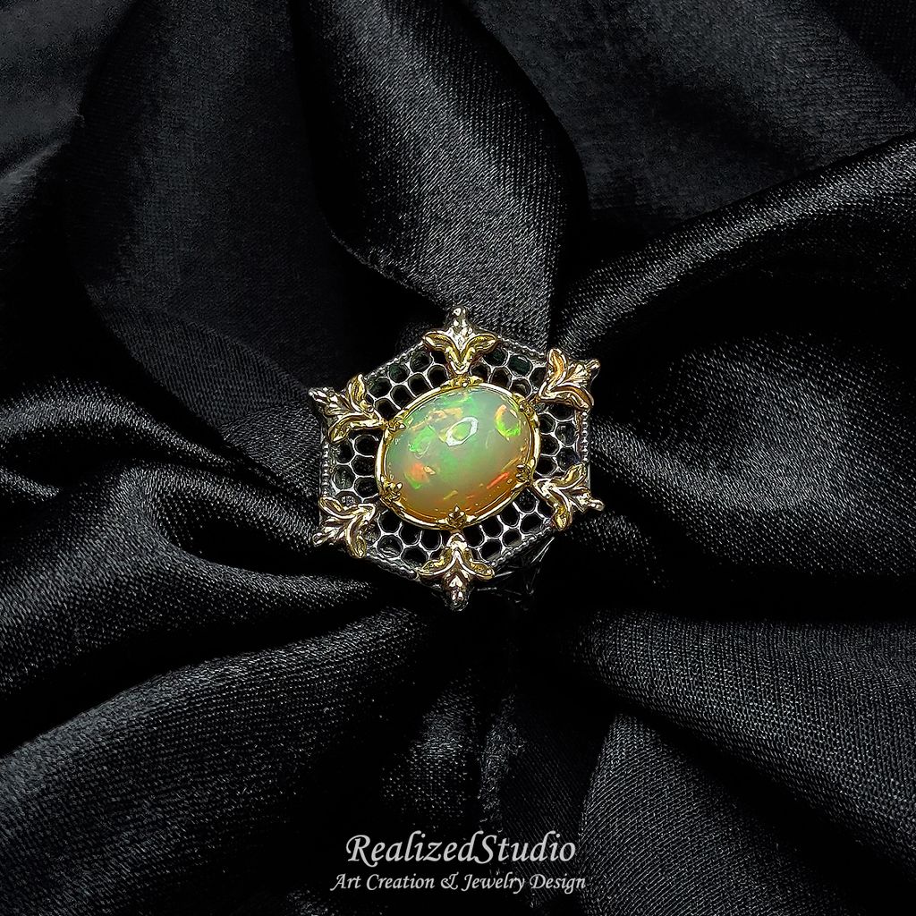 R23Q02 009 opal signet ring tulle snowflake design