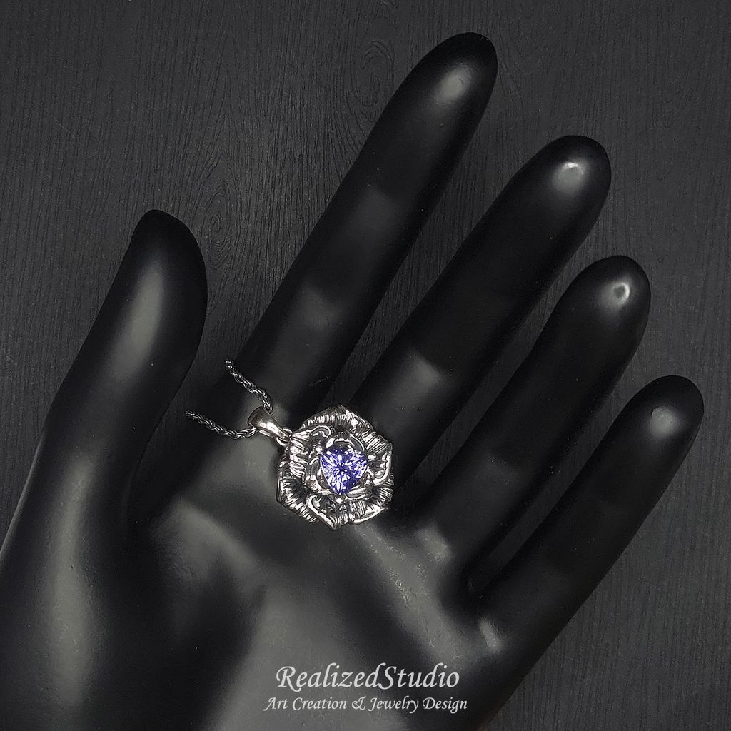 P24427n5 Blue Rose Lolite pendant rzsk 004