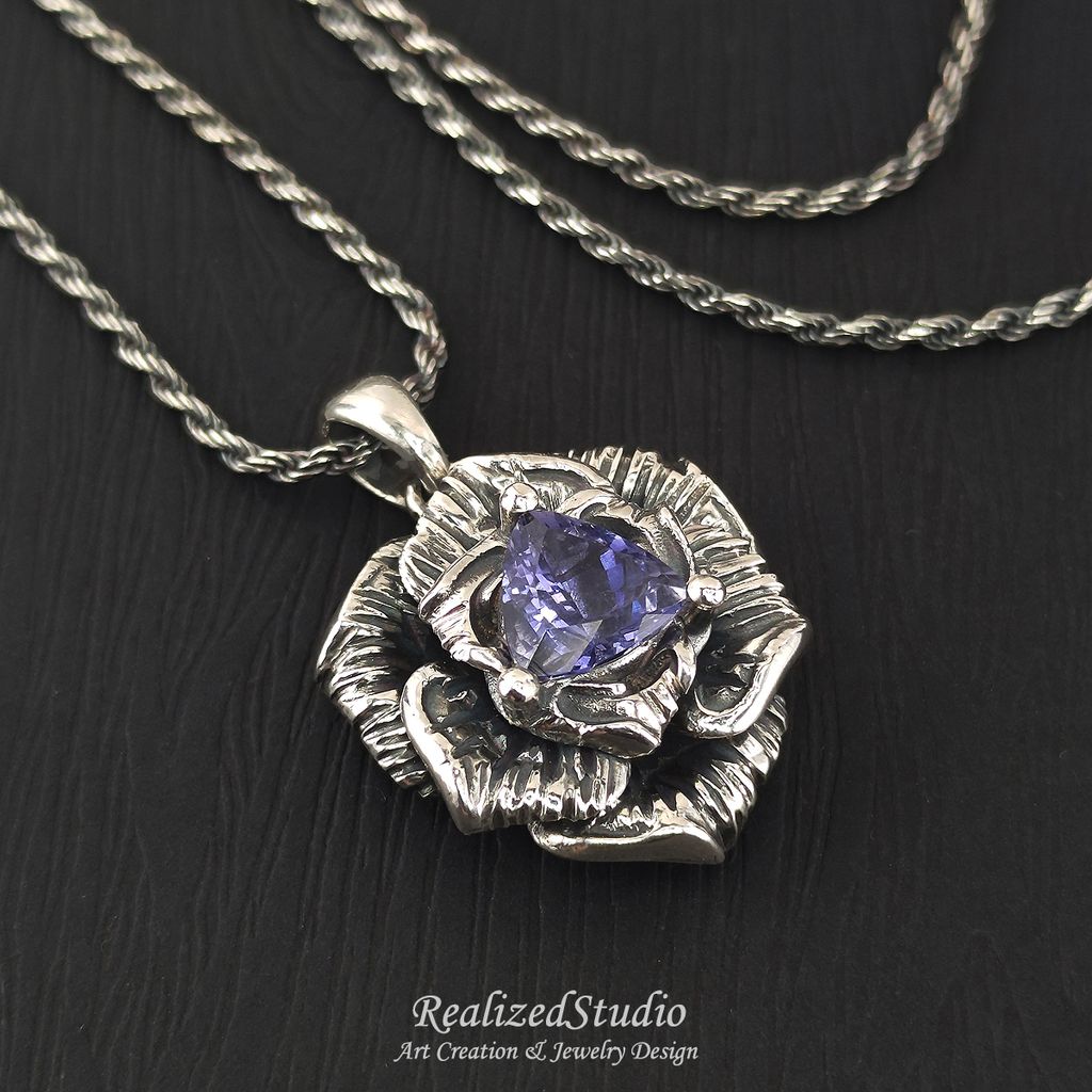 P24427n5 Blue Rose Lolite pendant rzsk 008