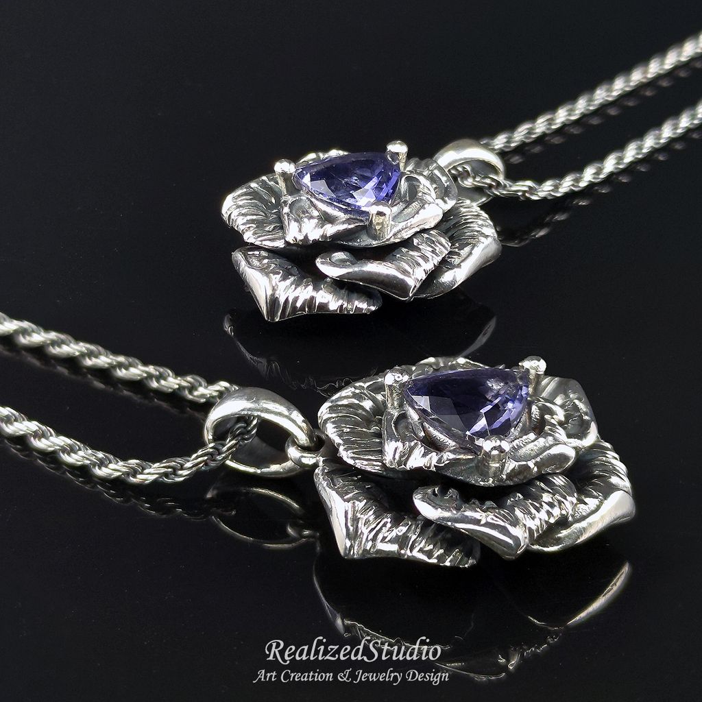 P24427n5 Blue Rose Lolite pendant rzsk 006