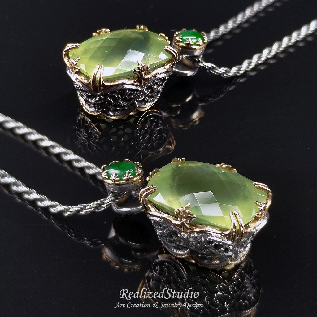 P23W09n300 Tulle royal chess cut prehnite pendant 007
