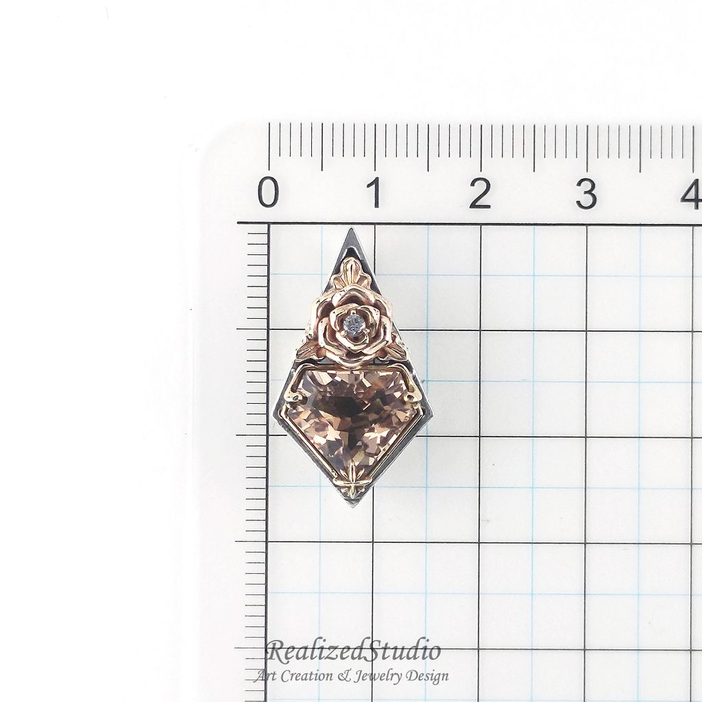 P24428n302 Golden Rose Empire Topaz Pendant 004