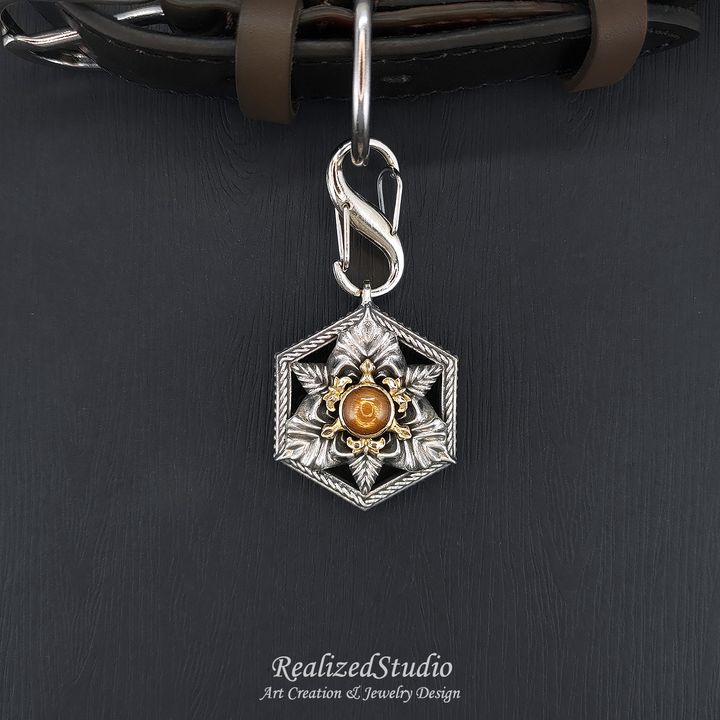 ZHP24802 lily trillium tag pendant 001