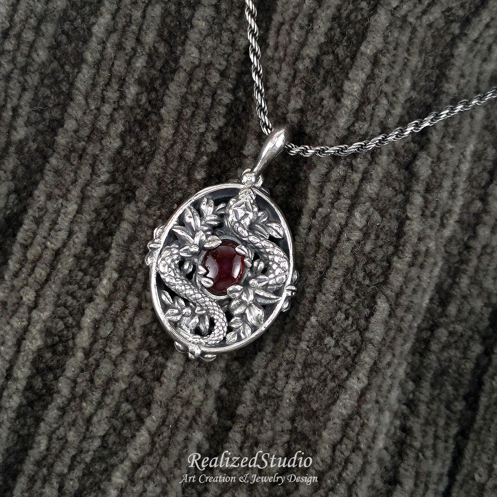 P25101n16 snake garden pendant garnet red rzsk 008