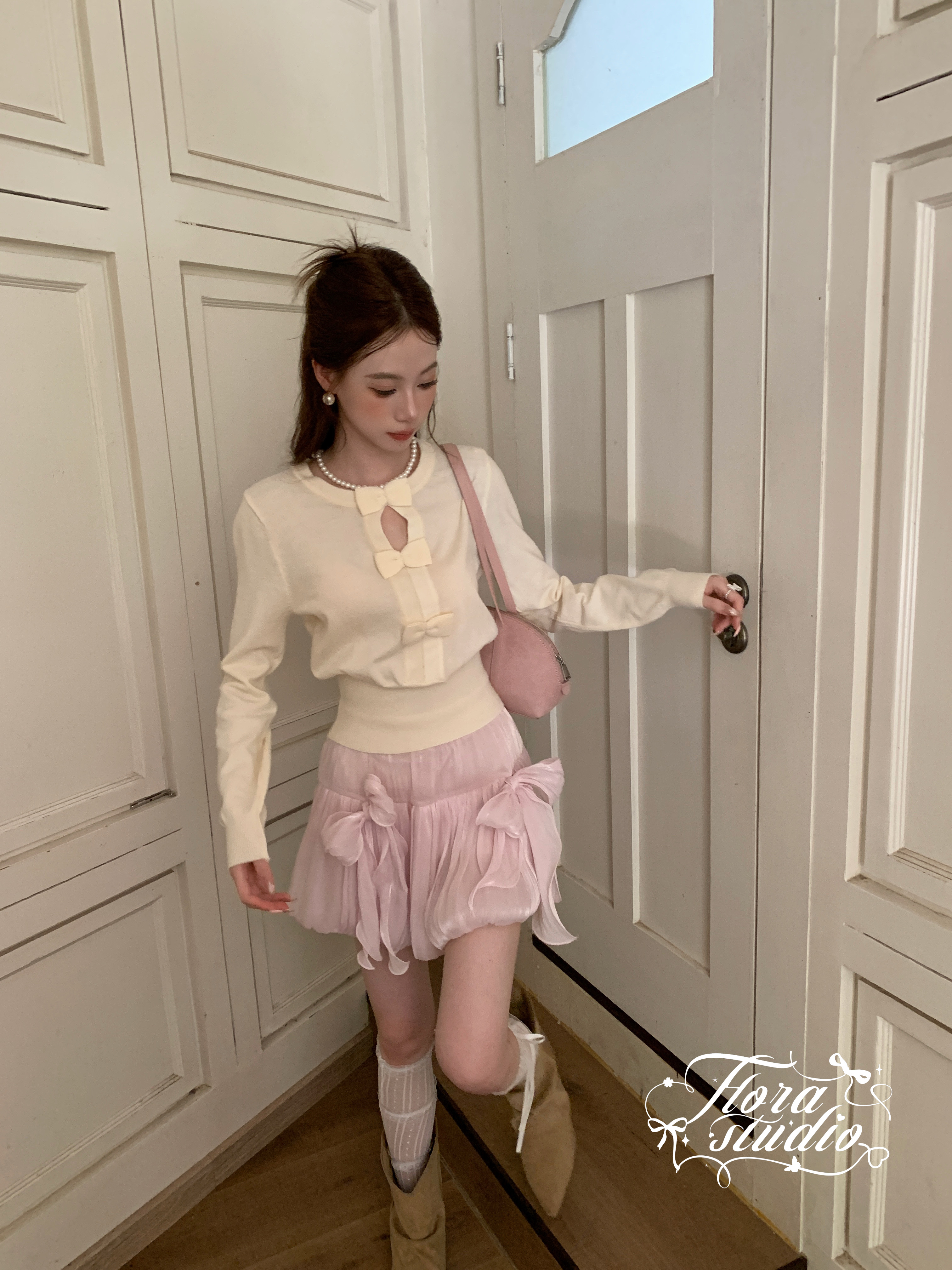 𝑩𝒆 𝒚𝒐𝒖𝒓 𝒐𝒘𝒏 𝒑𝒓𝒊𝒏𝒄𝒆𝒔𝒔. | Flora Studio