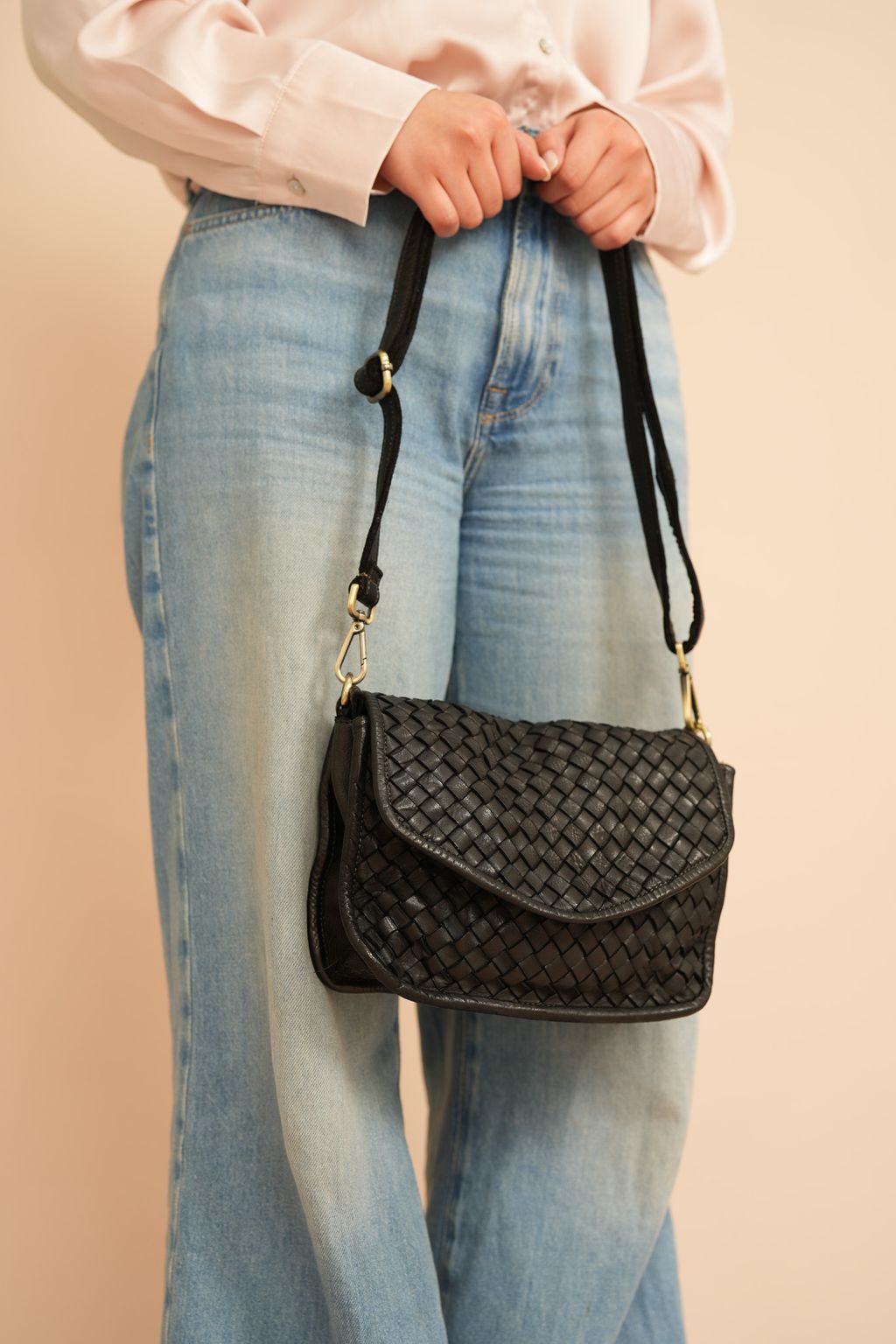 product_a548_black_4