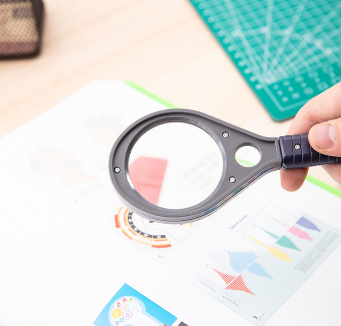 Hand magnifier 3x for main & 6x for small len2.PNG