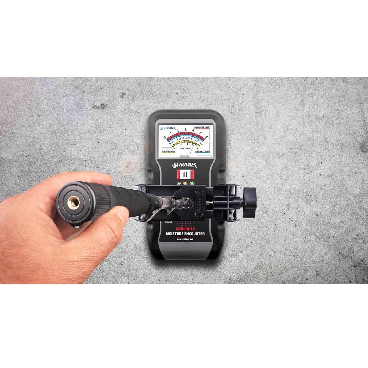 cme5a-on-concrete-floor-extension-handle-clamp