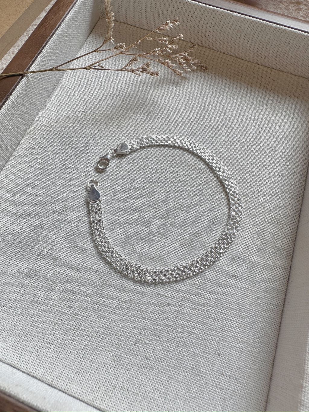 01716c2625b74ea440432b19f987cd45b0b357183e