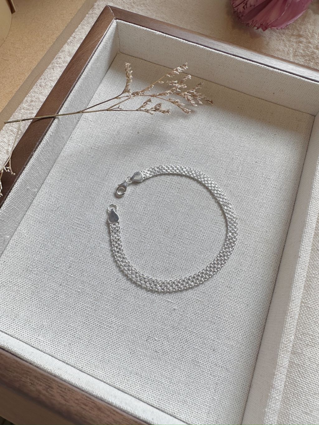 011df8b1e462603a28279e9996bb3d2857a7eb175d