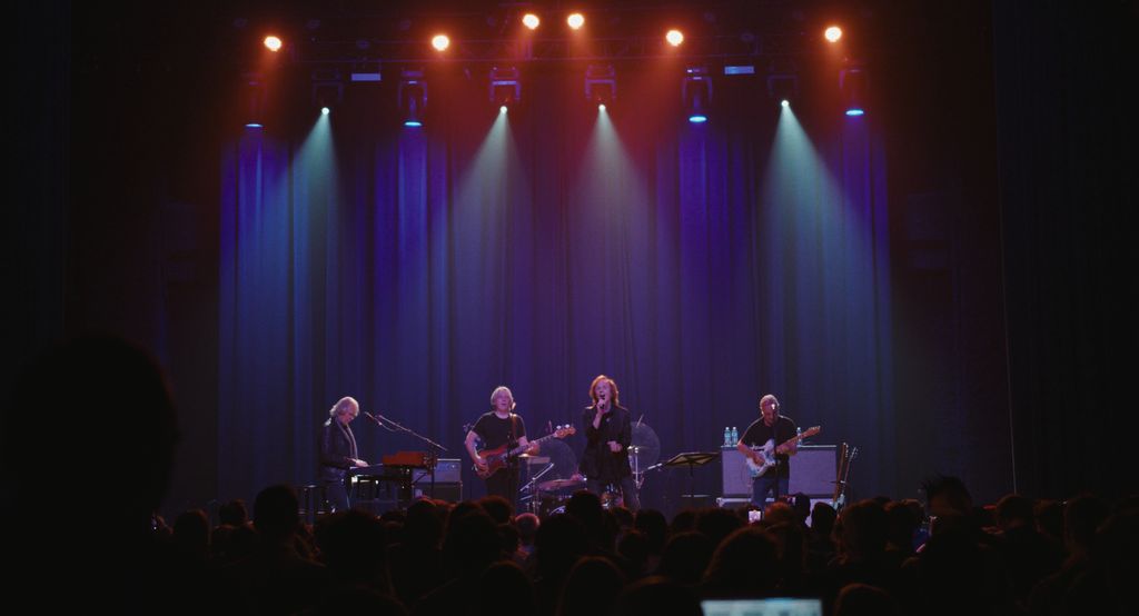 Band_OnStage_001 (1)